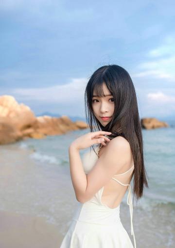 夏日海滩甜美长发美女比基尼露背清纯唯美写真 芒果xo