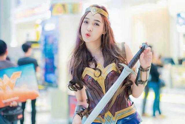 泰国美女Pichyada cosplay 可爱版神奇女侠 比正版更惹人喜欢