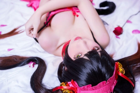 鼠耳大波蕾丝红裙美女Cosplay