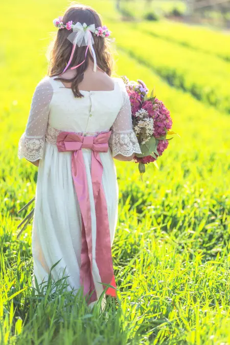 西方花季少女海滩绿野写真摄影